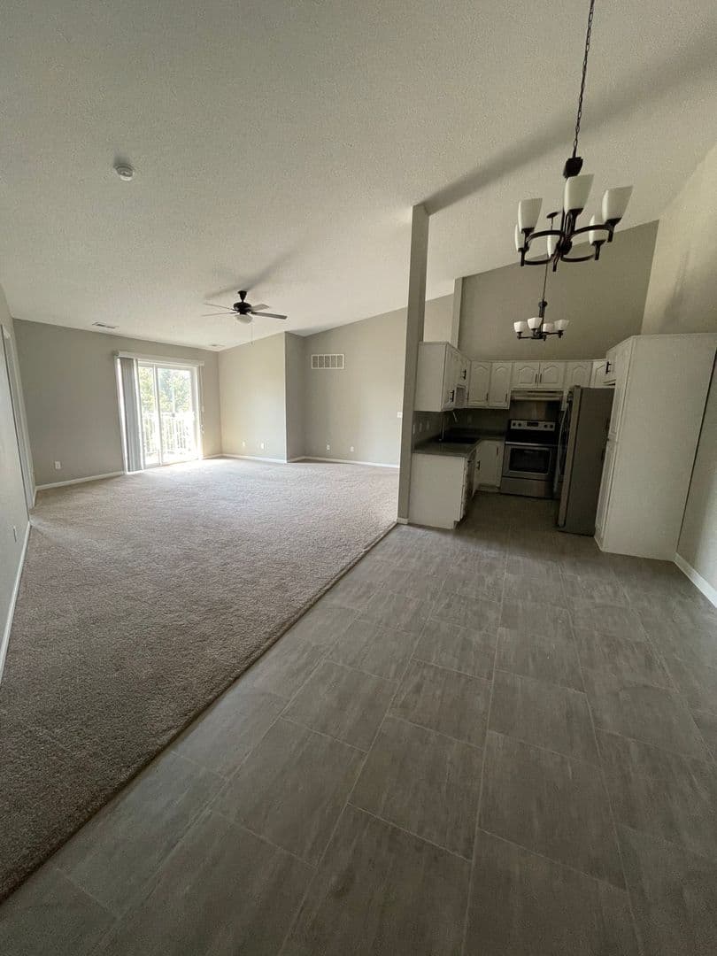 Bismarck Apartment: 1600 Mapleton Ave