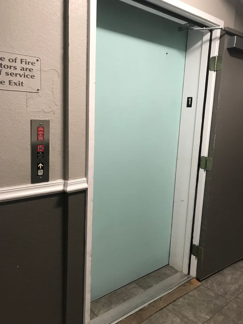 Bismarck Apartment: 1600 Mapleton Ave