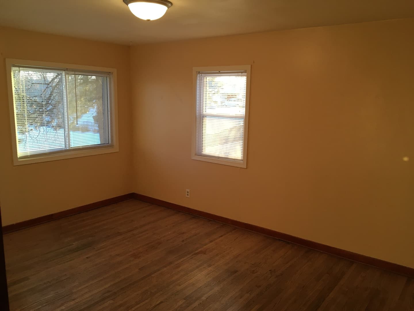 Mandan Apartment: 600 9th Street NW