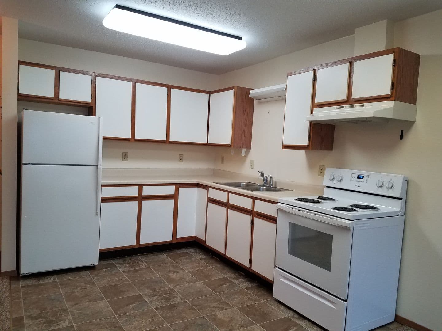 Garretson Apartment: 924 4th St.