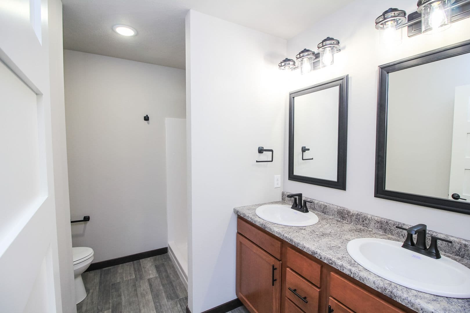 Tea Townhome: 610 Samantha St