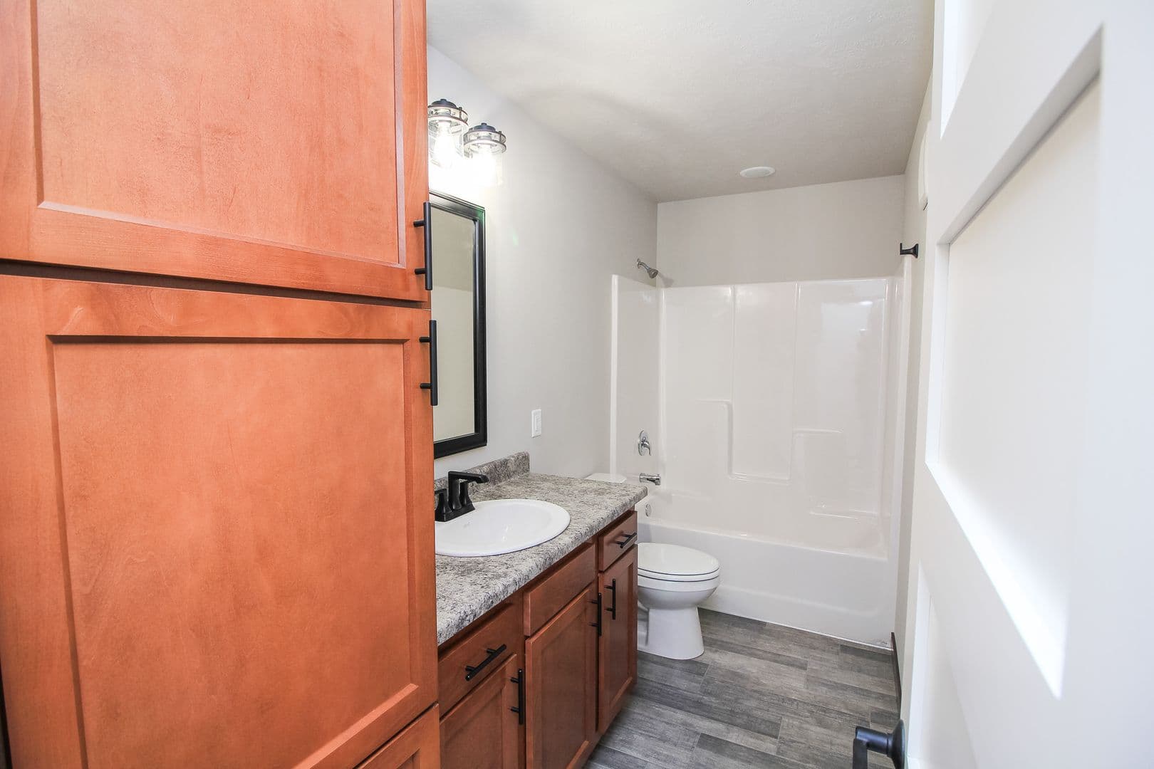 Tea Townhome: 610 Samantha St