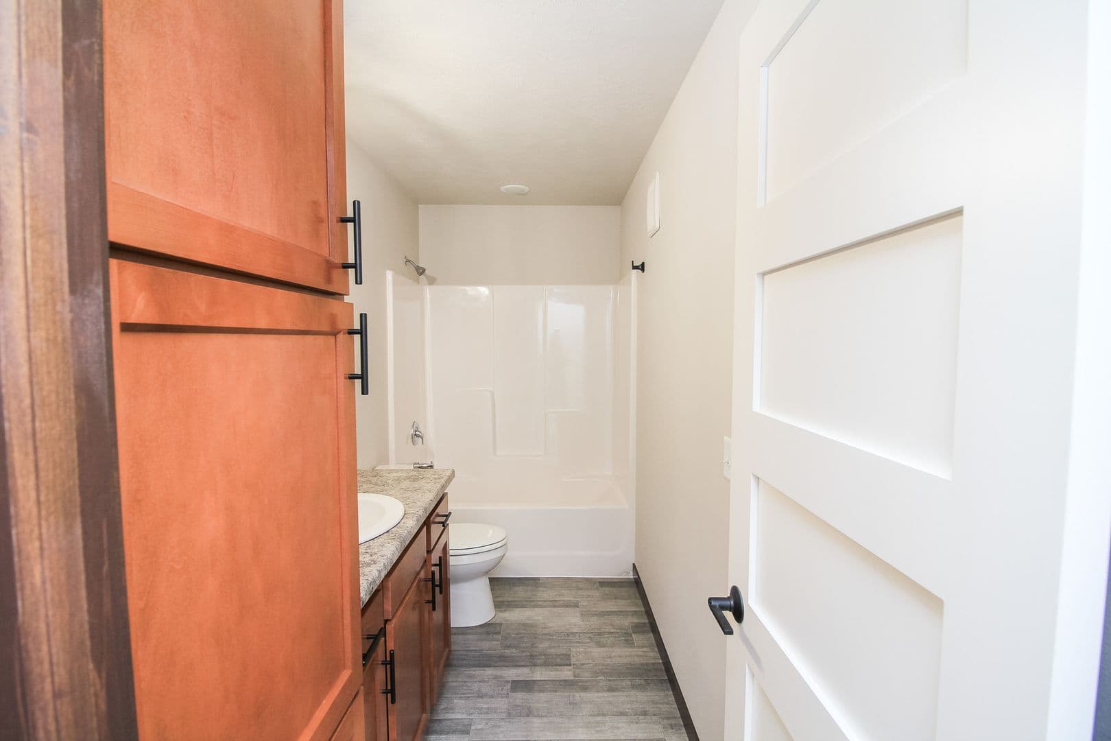 Tea Townhome: 610 Samantha St