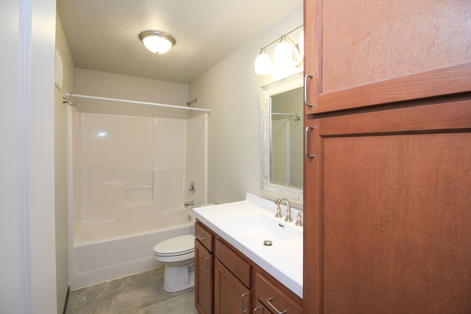 Tea Apartment: 1030 Tanner Court