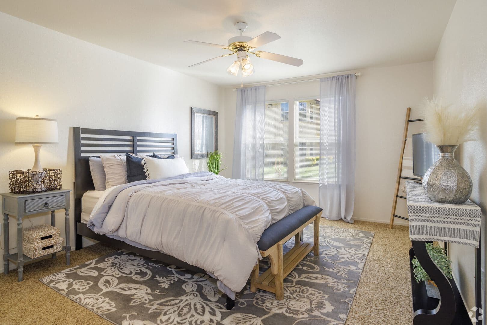 Chico Apartment: 400 Mission Ranch Blvd.