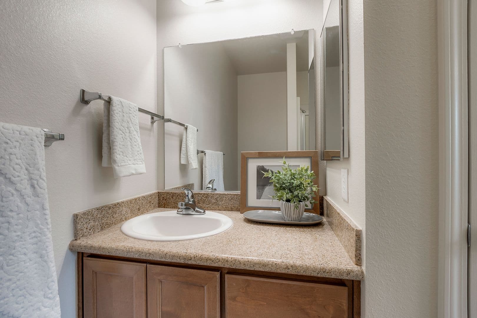 Chico Apartment: 101 Risa Way