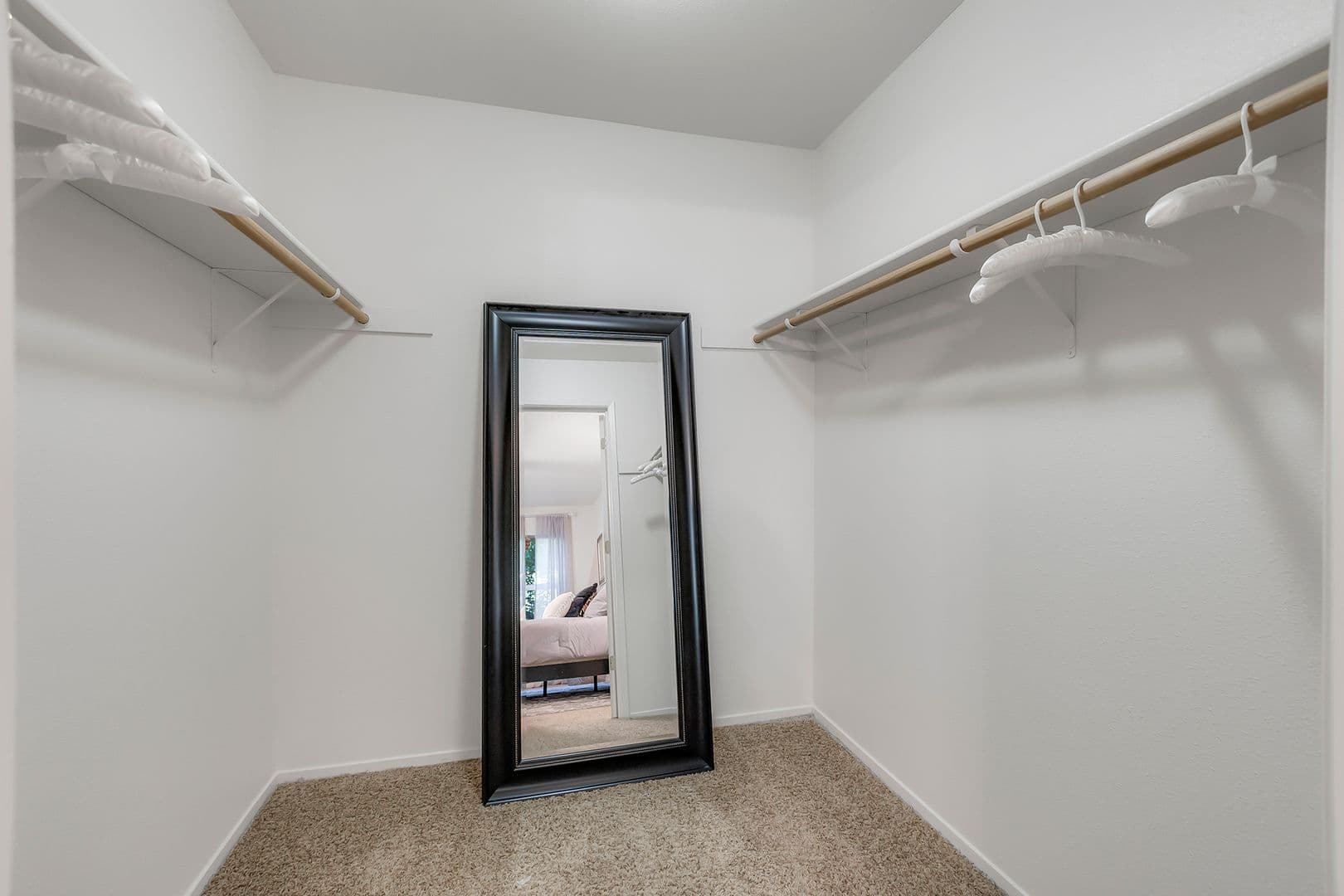 Chico Apartment: 400 Mission Ranch Blvd.