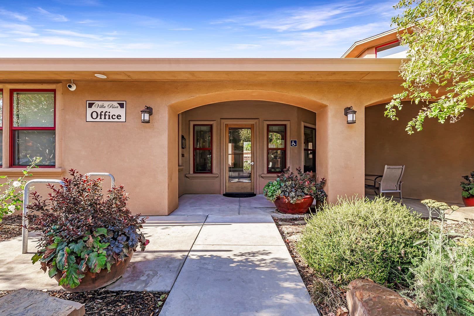 Chico Apartment: 101 Risa Way