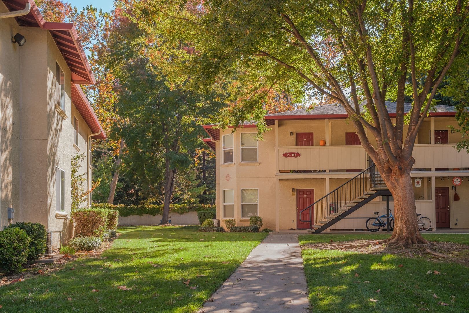 Chico Apartment: 400 Mission Ranch Blvd.