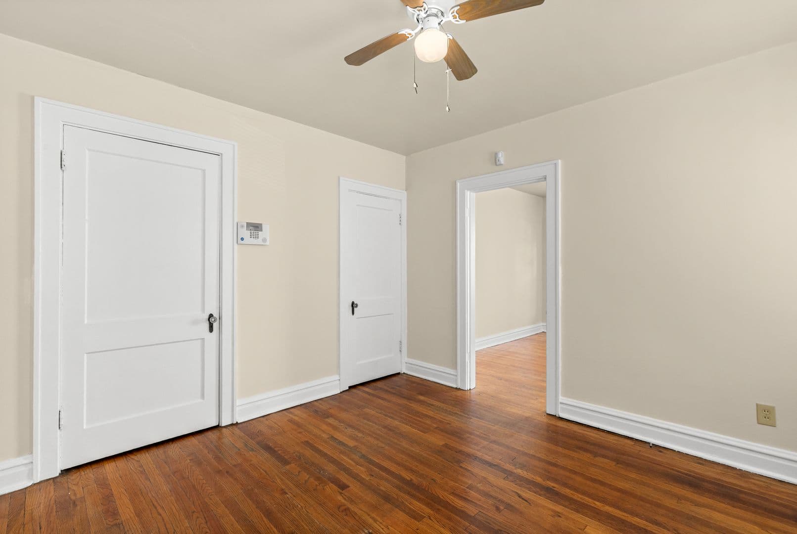 St. Louis Apartment: 6843-45 Crest Ave