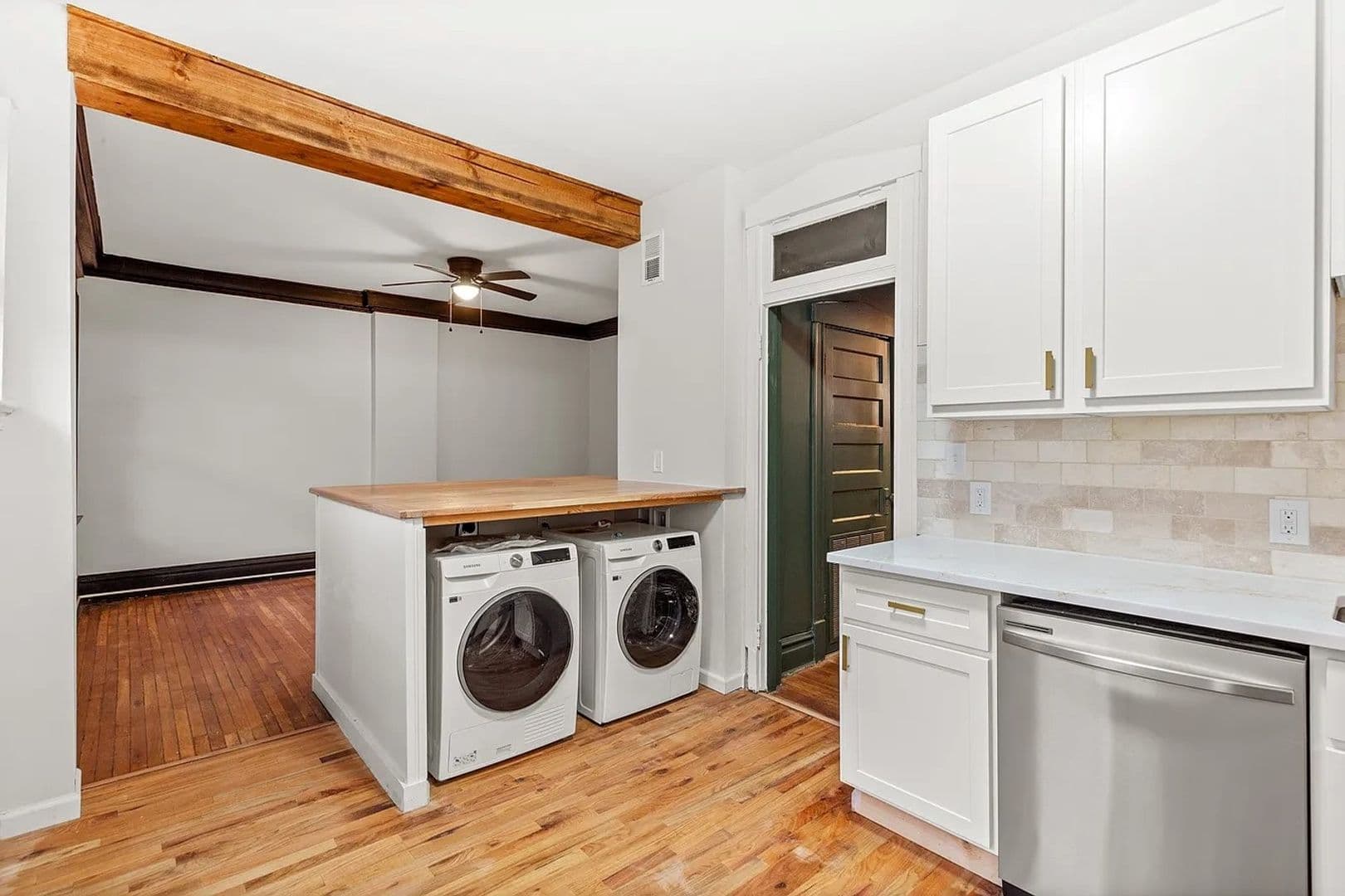 St. Louis Apartment: 3176 Gustine Ave