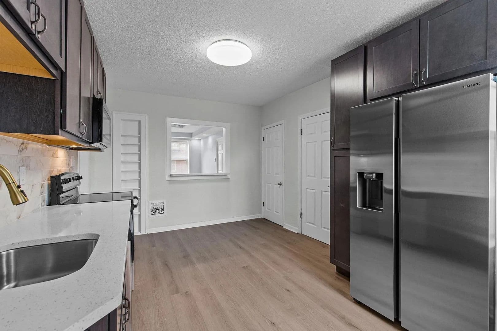 St. Louis Apartment: 4068 Connecticut St