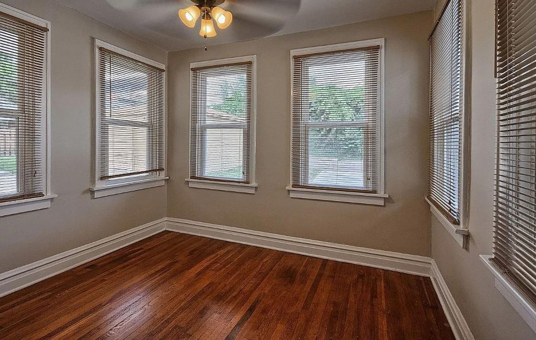 Saint Louis Apartment: 1210 Woodland Dr.