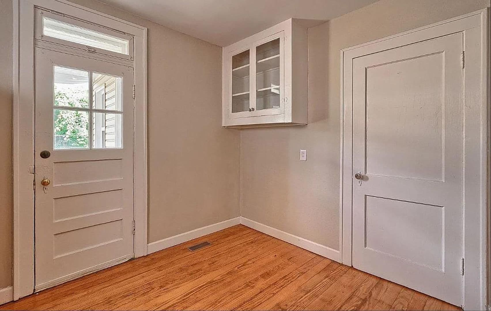 Saint Louis Apartment: 1210 Woodland Dr.