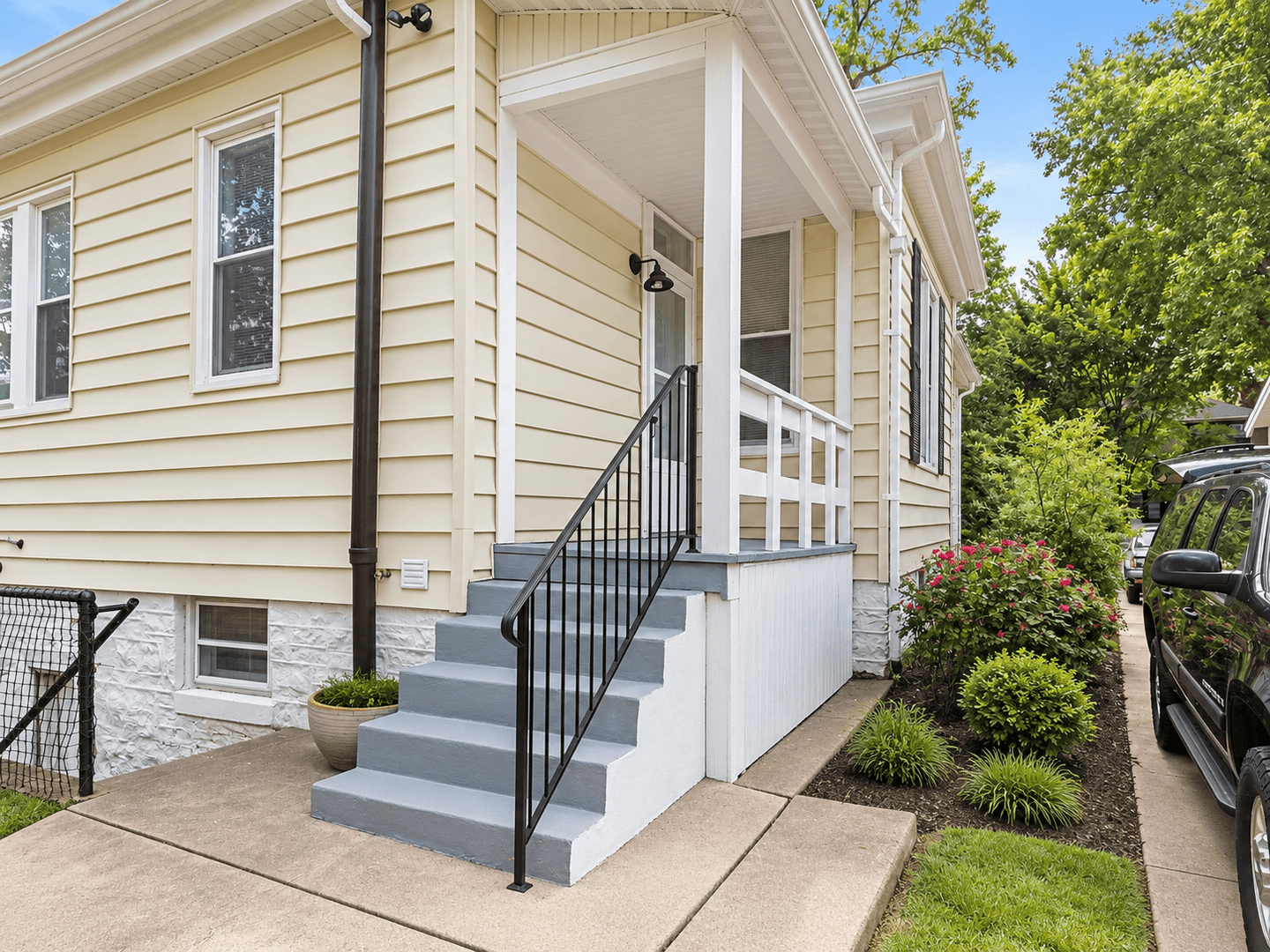 Saint Louis House: 766 Harvard Ave.