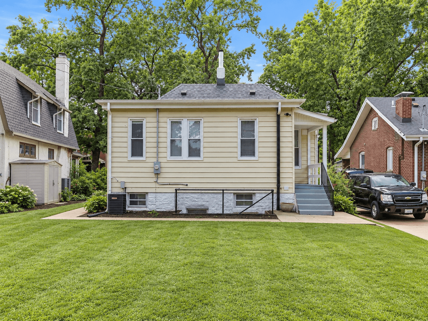 Saint Louis House: 766 Harvard Ave.