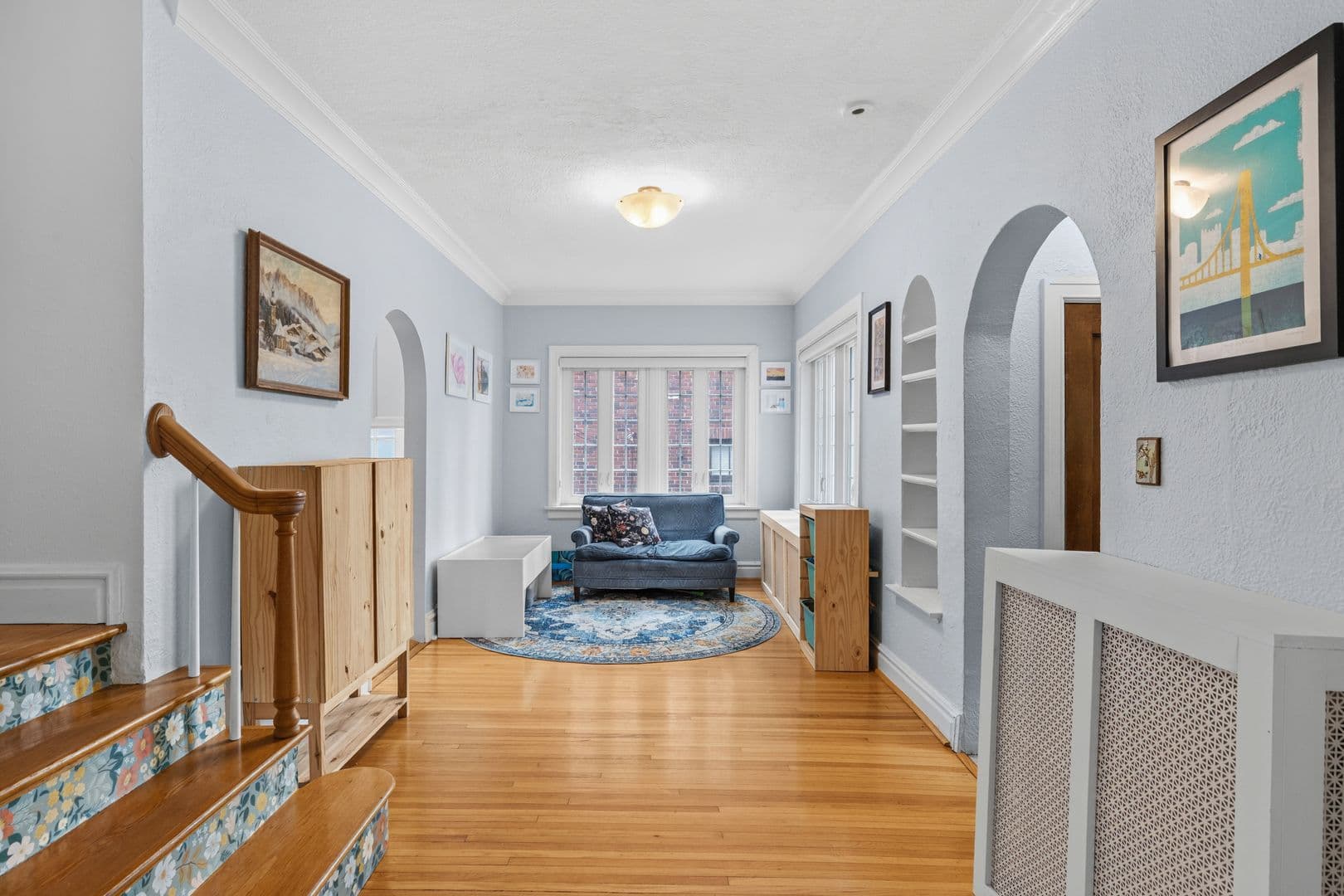 Saint Louis House: 7487 Kingsbury Blvd