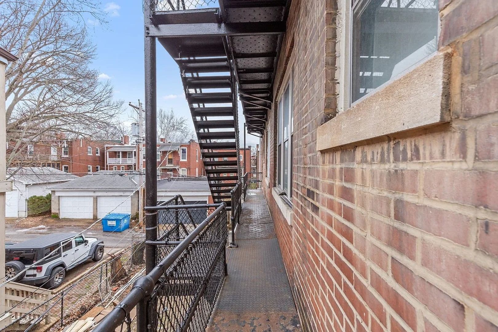 St. Louis Apartment: 3176 Gustine Ave
