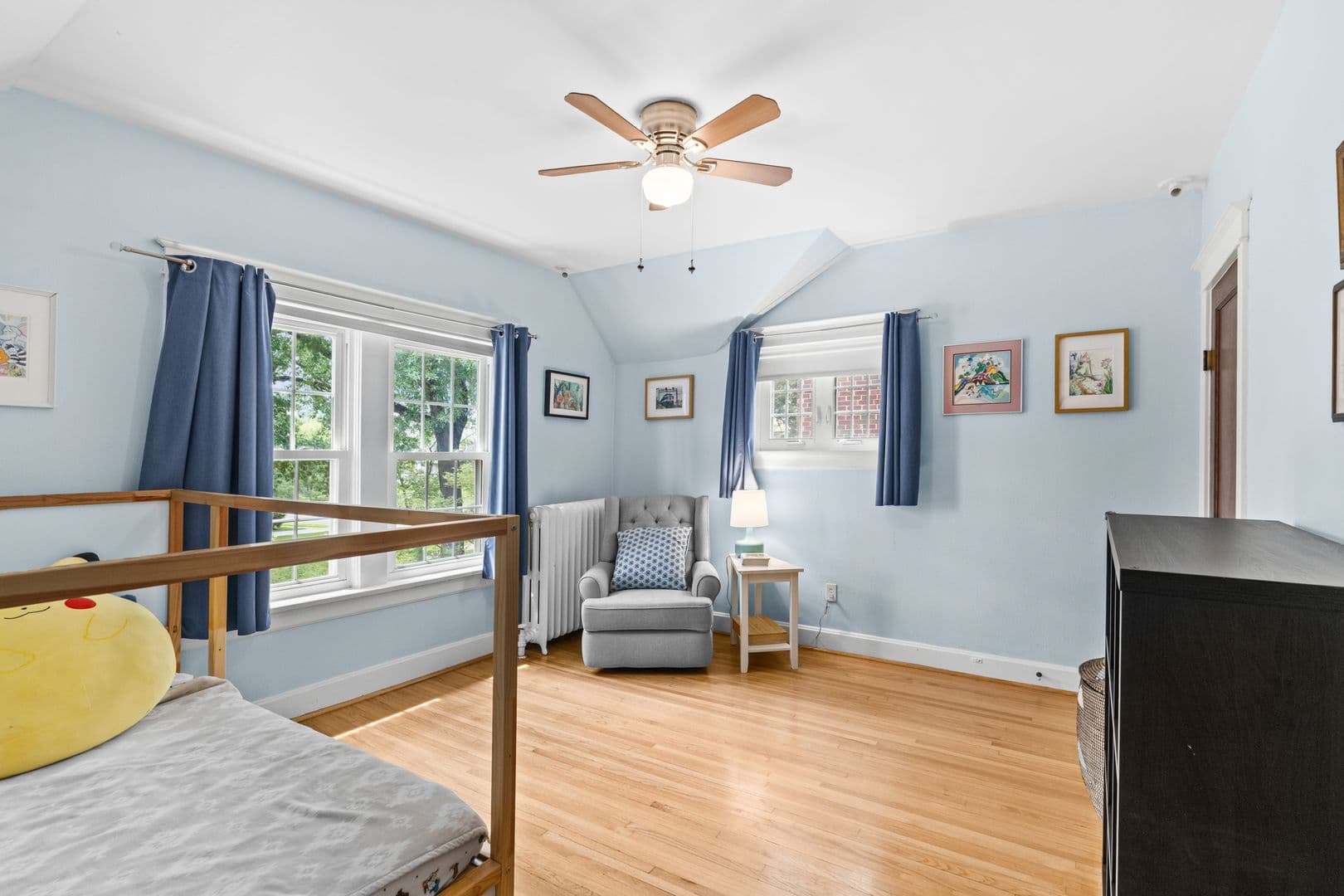 Saint Louis House: 7487 Kingsbury Blvd
