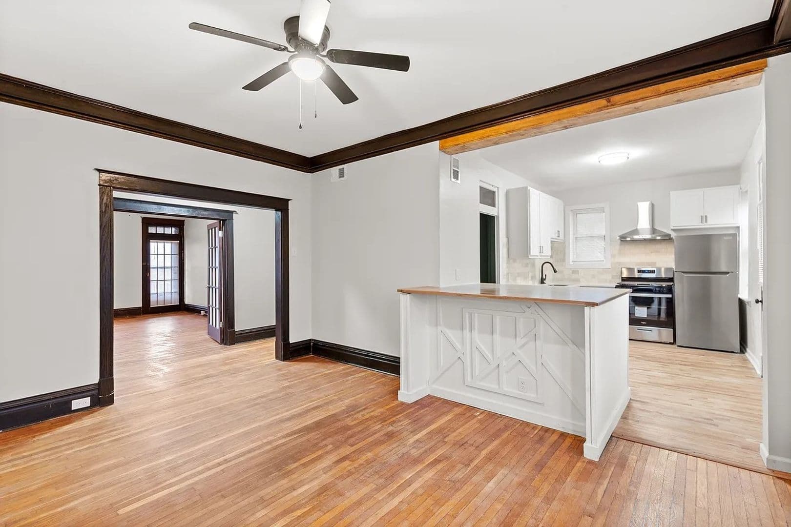 St. Louis Apartment: 3176 Gustine Ave
