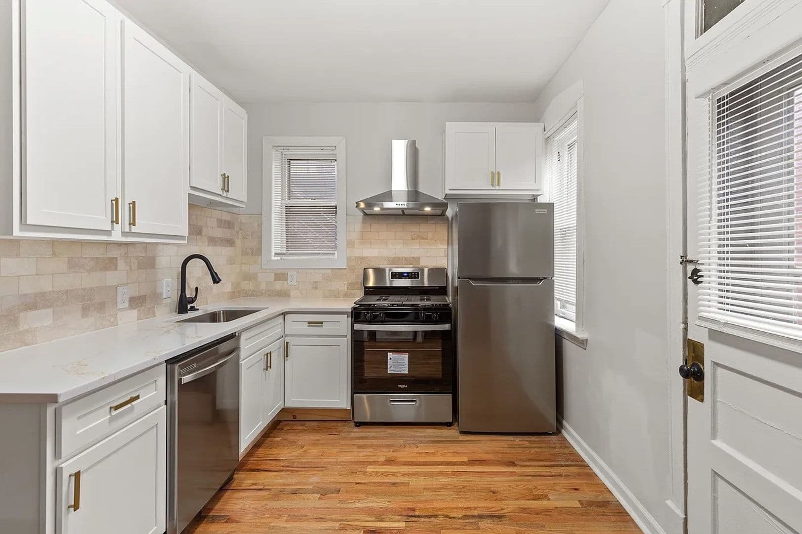 St. Louis Apartment: 3176 Gustine Ave