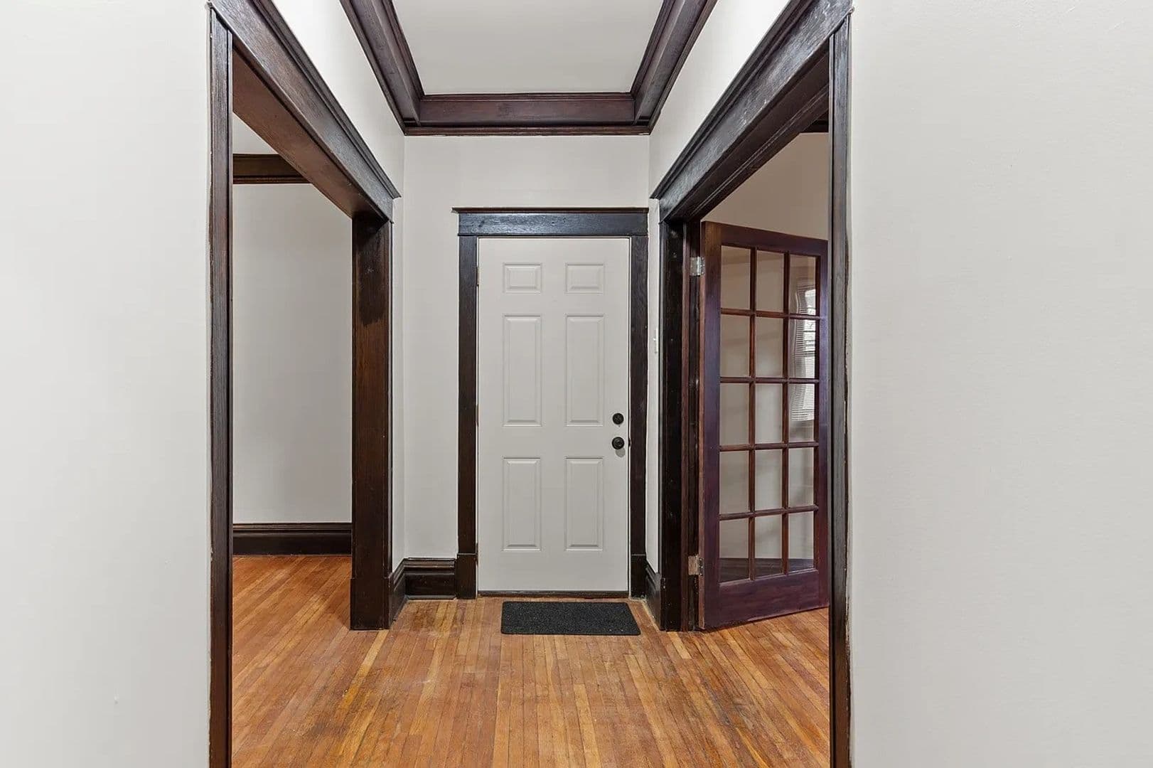 St. Louis Apartment: 3176 Gustine Ave