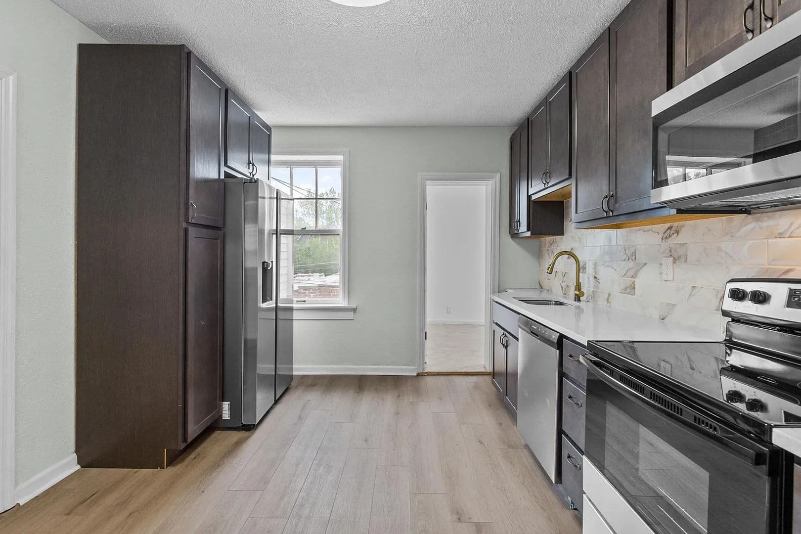 St. Louis Apartment: 4068 Connecticut St