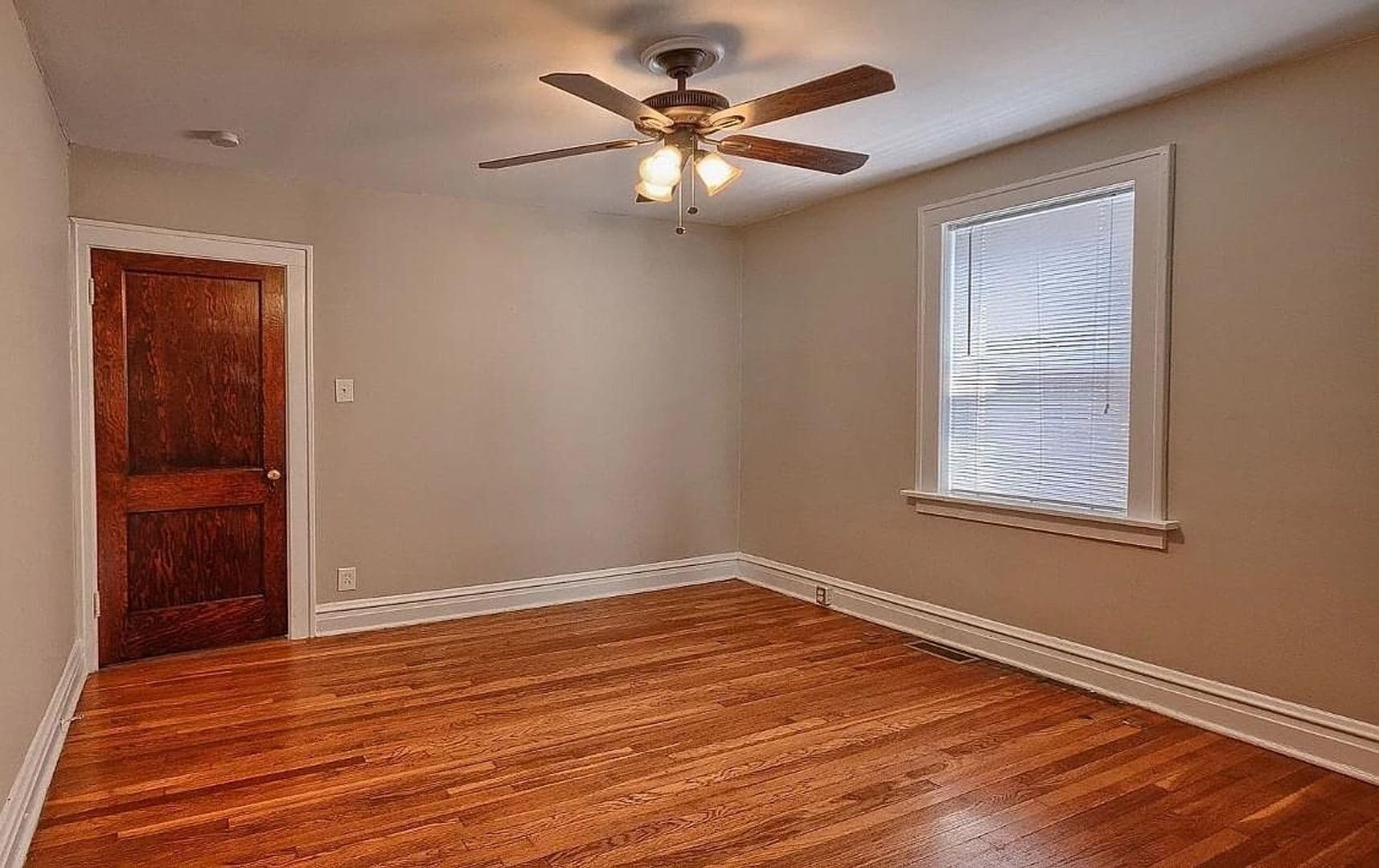 Saint Louis Apartment: 1210 Woodland Dr.