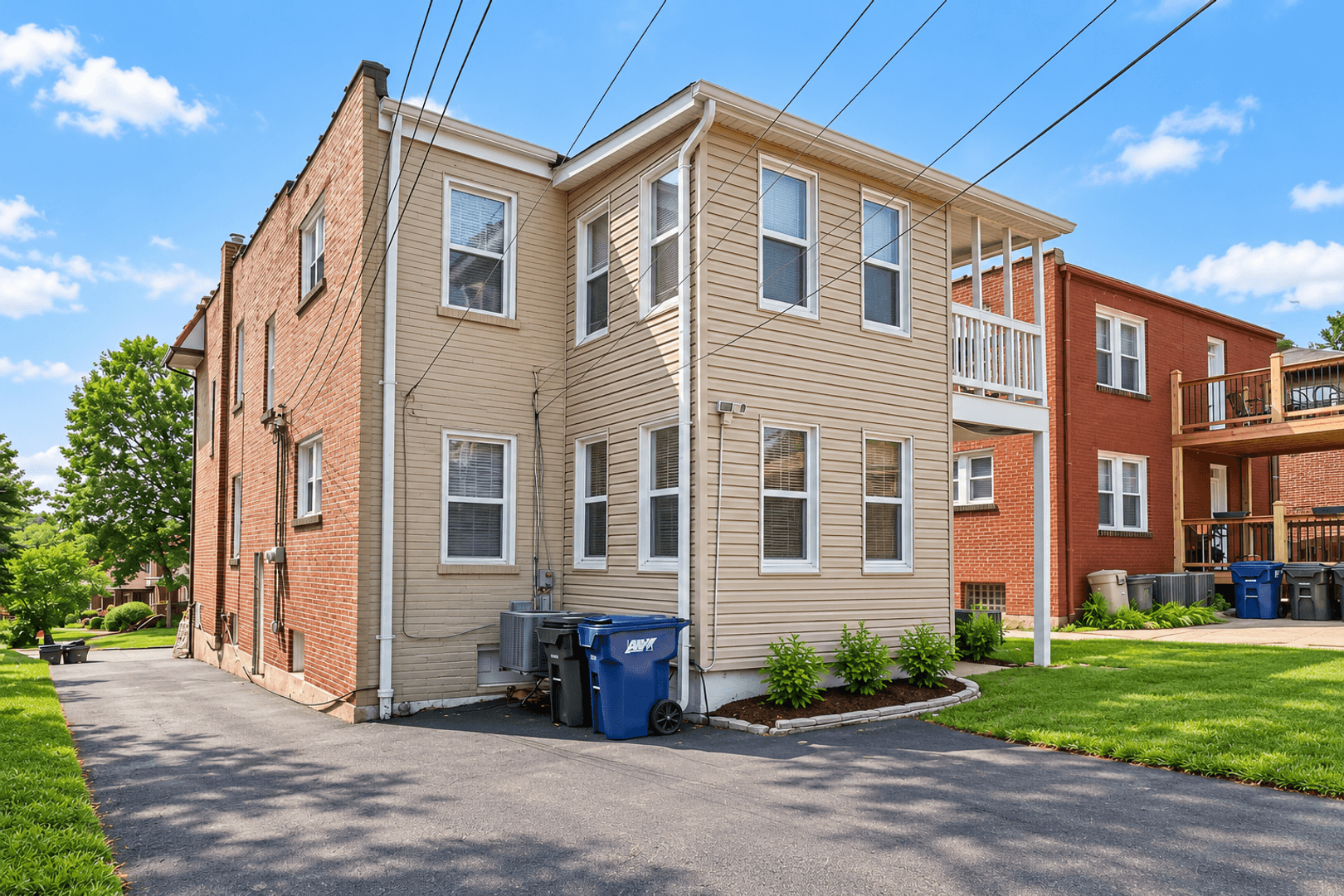 Saint Louis Apartment: 1210 Woodland Dr.