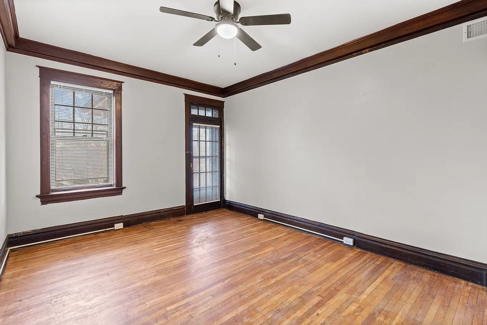 St. Louis Apartment: 3176 Gustine Ave
