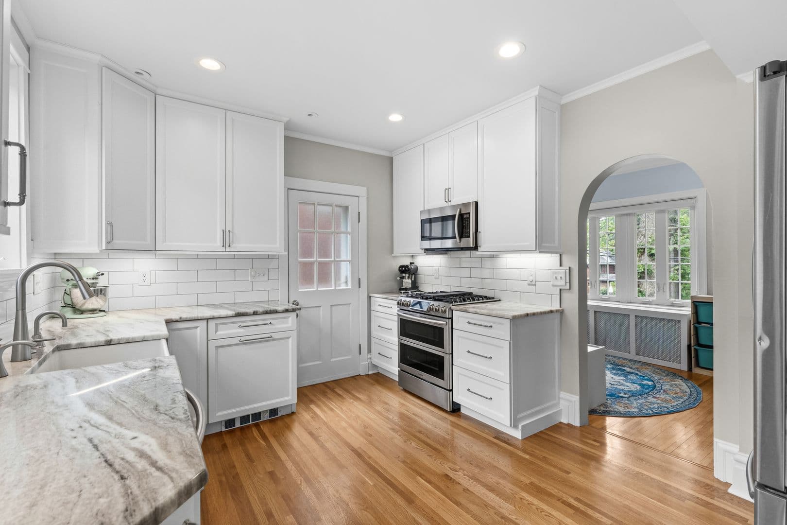 Saint Louis House: 7487 Kingsbury Blvd