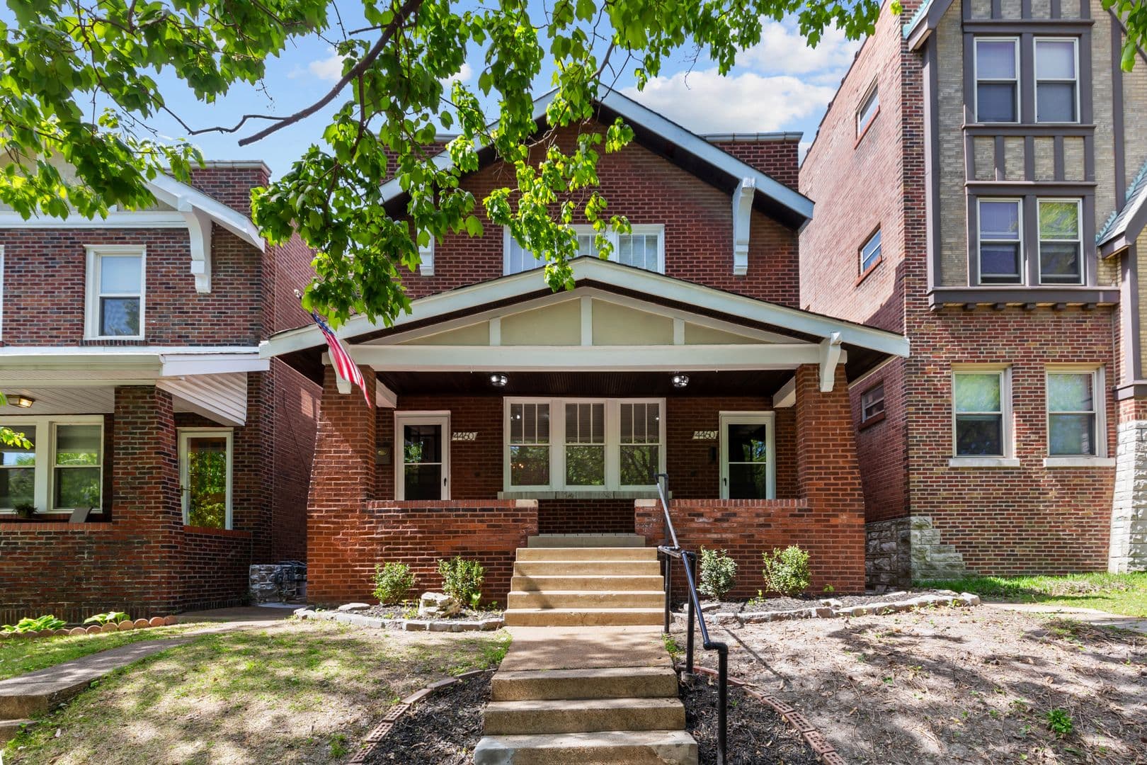 Saint Louis Apartment: 4460 Russell Blvd
