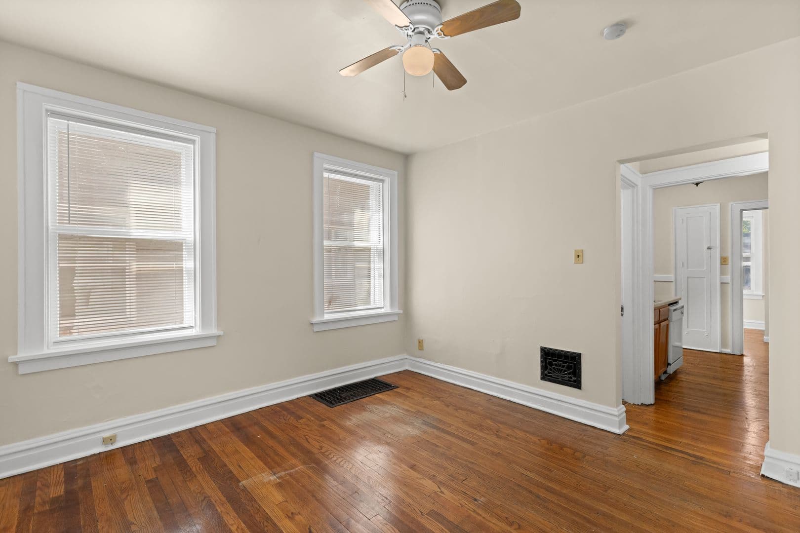 St. Louis Apartment: 6843-45 Crest Ave