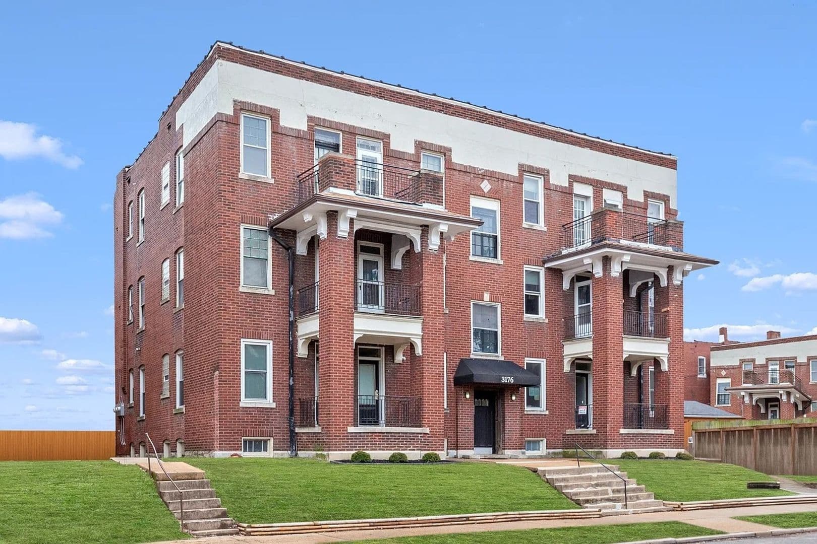 St. Louis Apartment: 3176 Gustine Ave