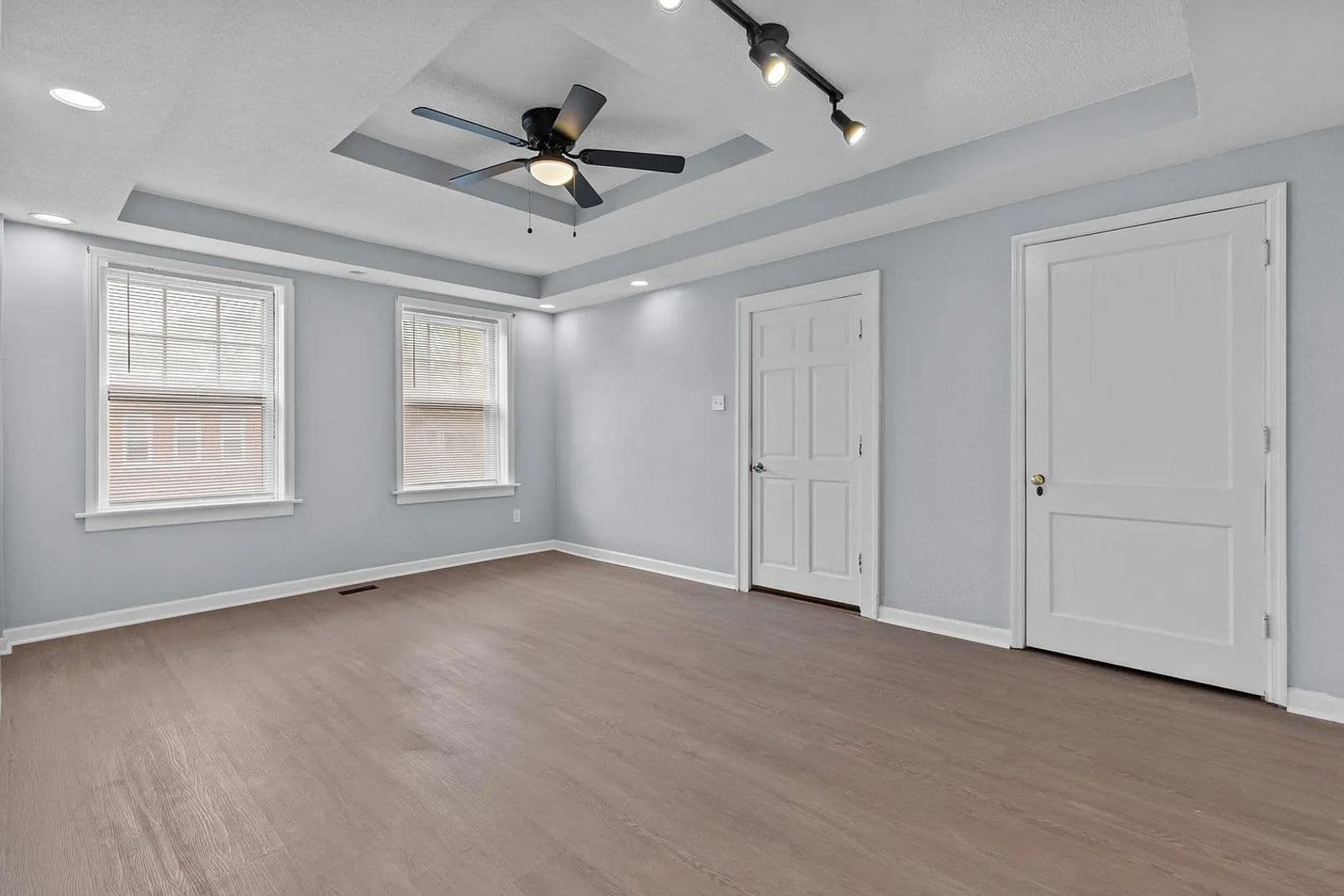 St. Louis Apartment: 4068 Connecticut St