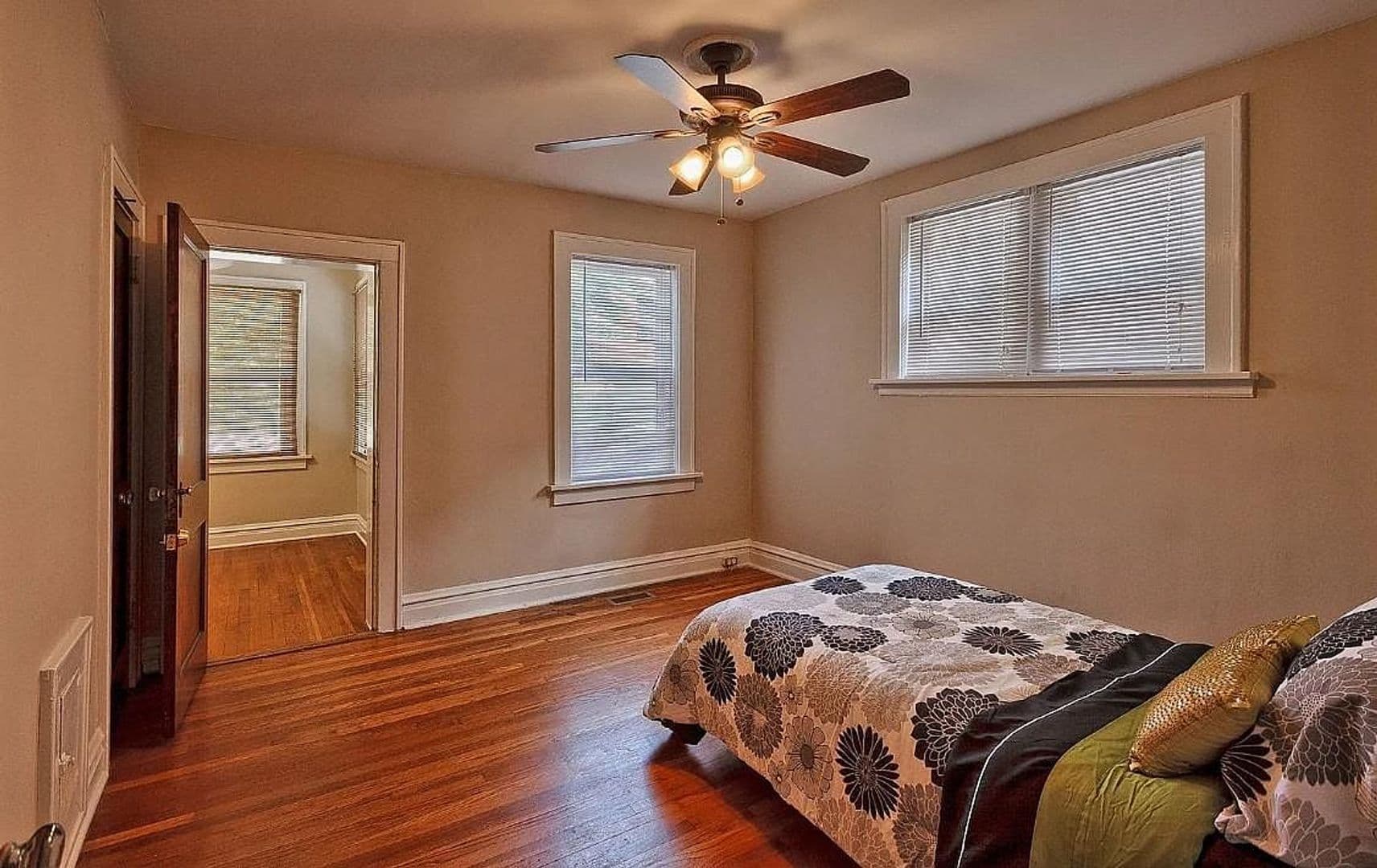 Saint Louis Apartment: 1210 Woodland Dr.