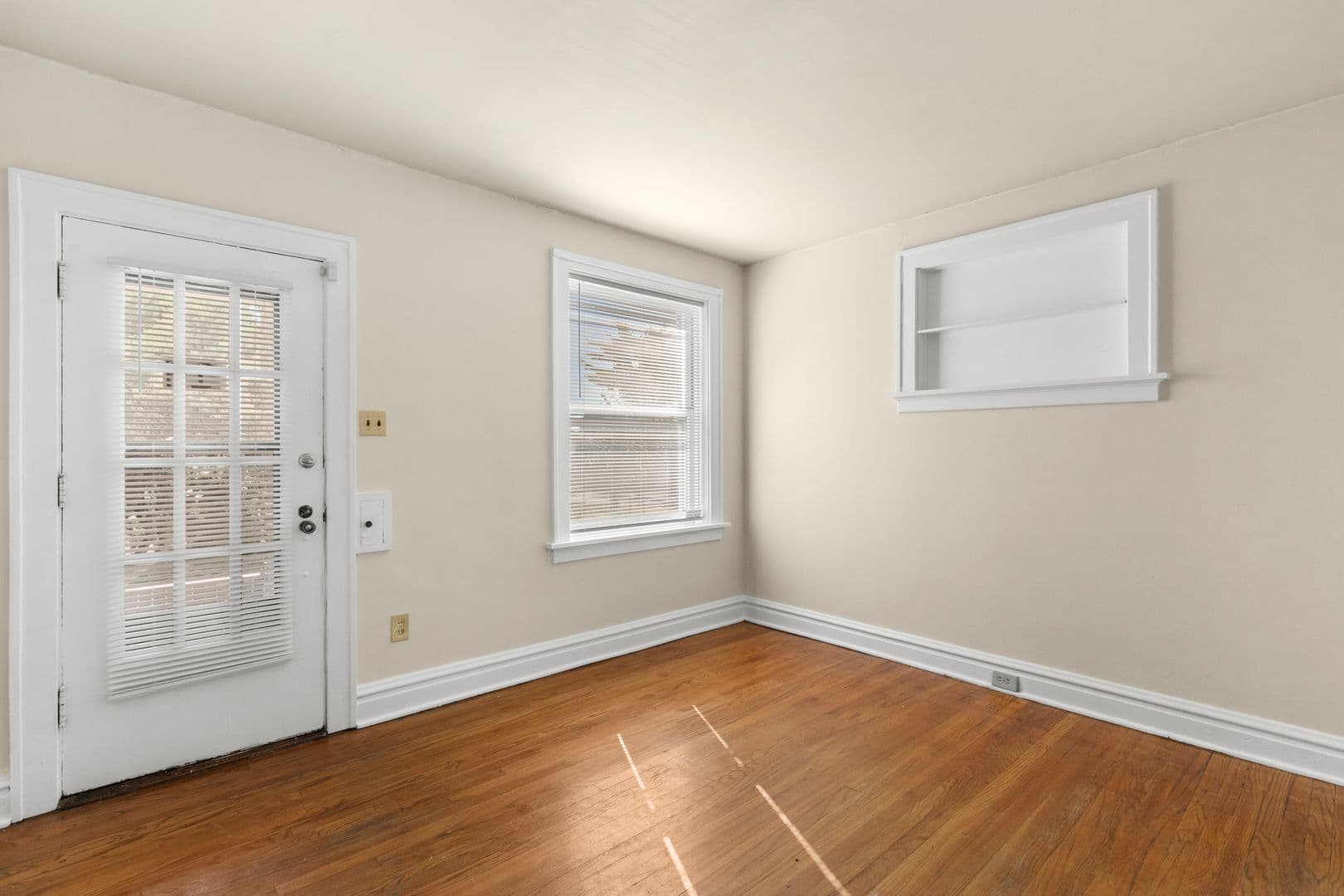 St. Louis Apartment: 6843-45 Crest Ave