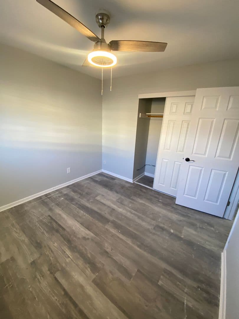 Columbus Apartment: 168 w 9th Avenue
