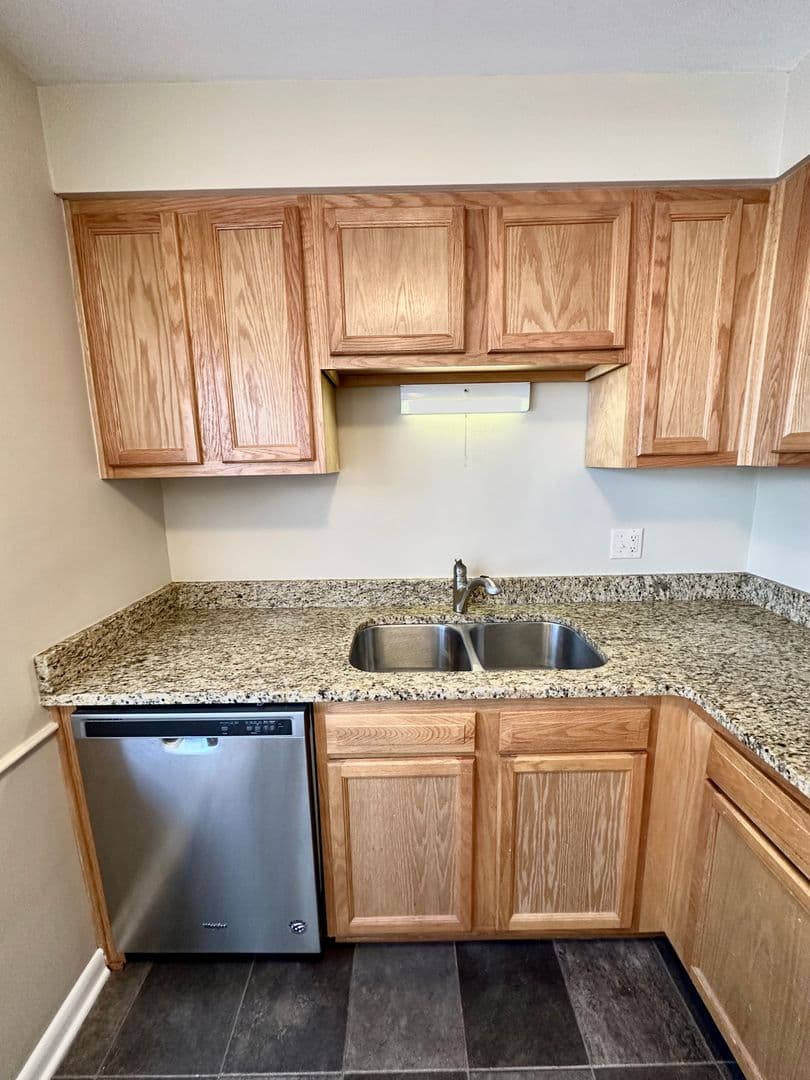 Upper Arlington Apartment: 3043 Mount Holyoke Rd