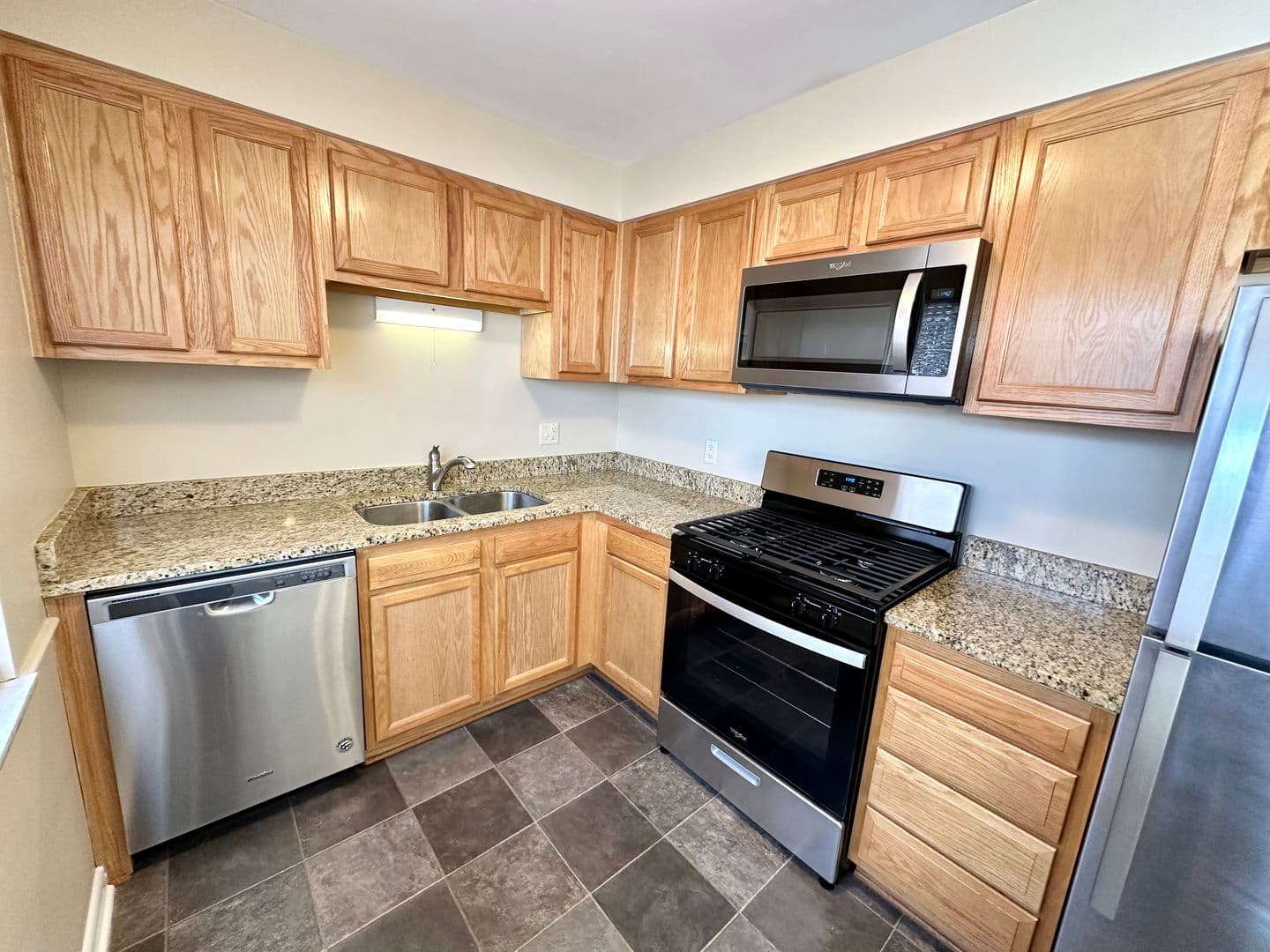 Upper Arlington Apartment: 3043 Mount Holyoke Rd