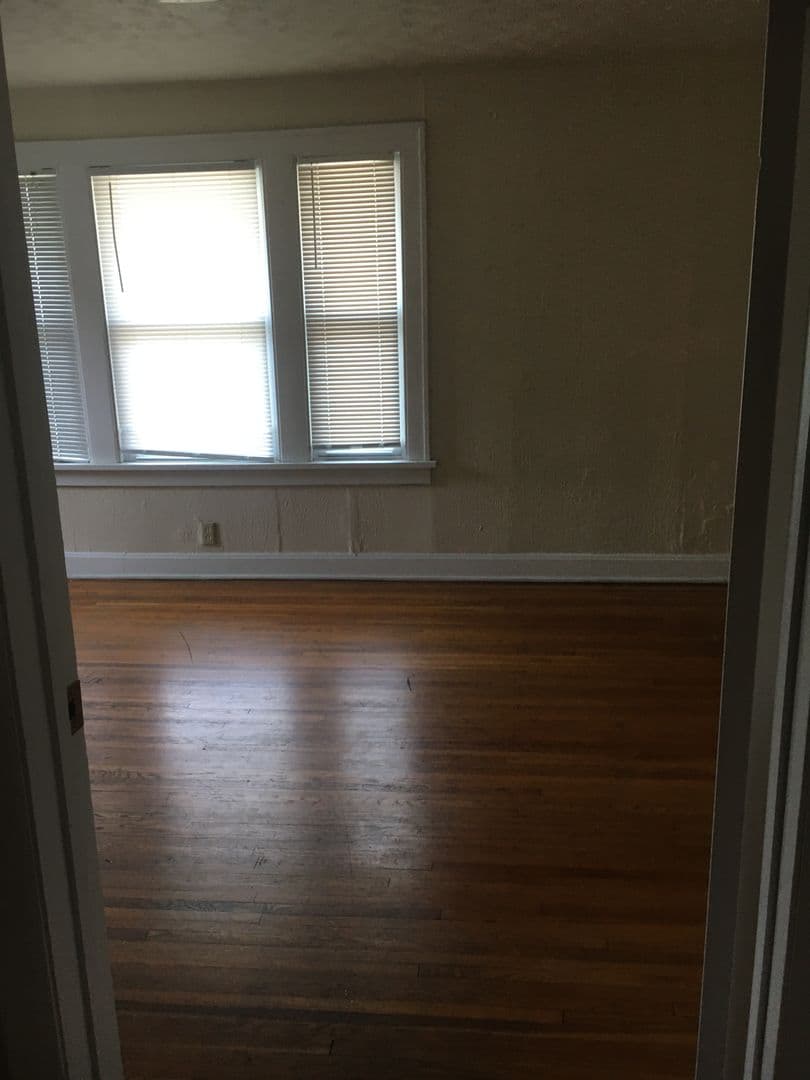 Columbus Apartment: 2476 Adams Ave