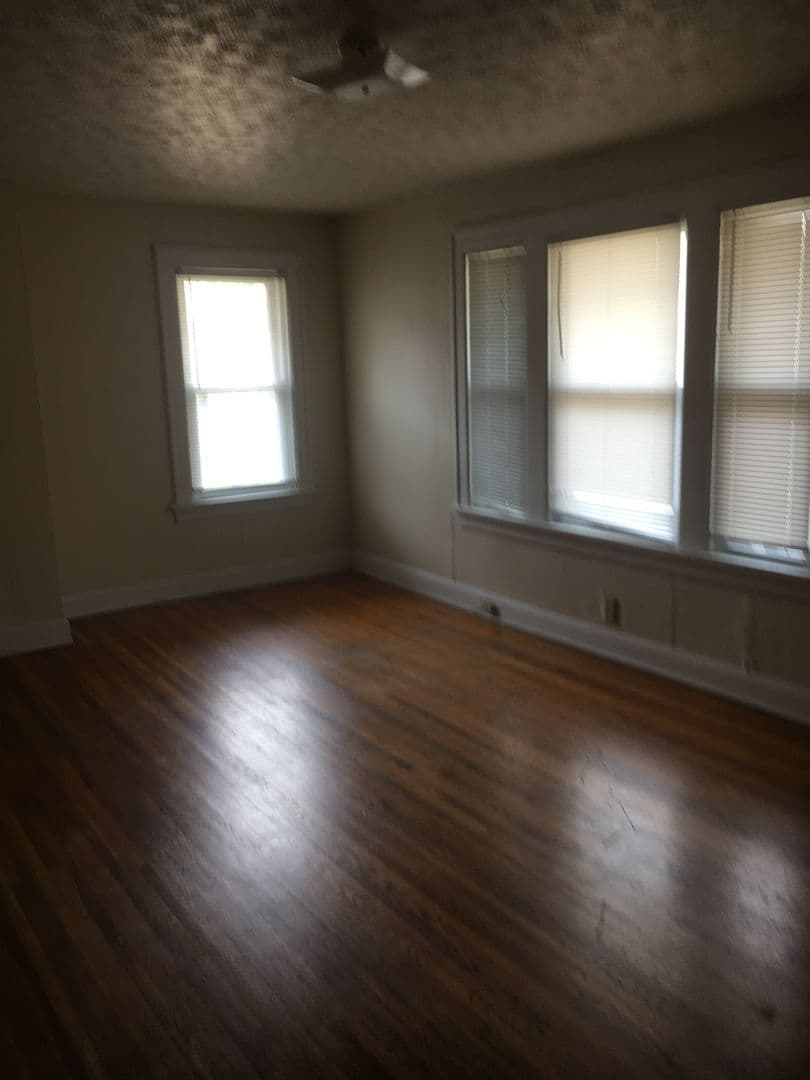 Columbus Apartment: 2476 Adams Ave