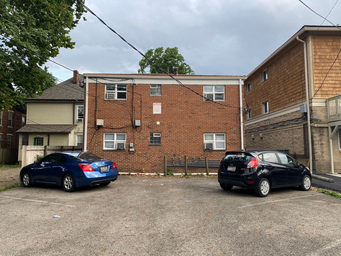 Columbus Apartment: 168 w 9th Avenue