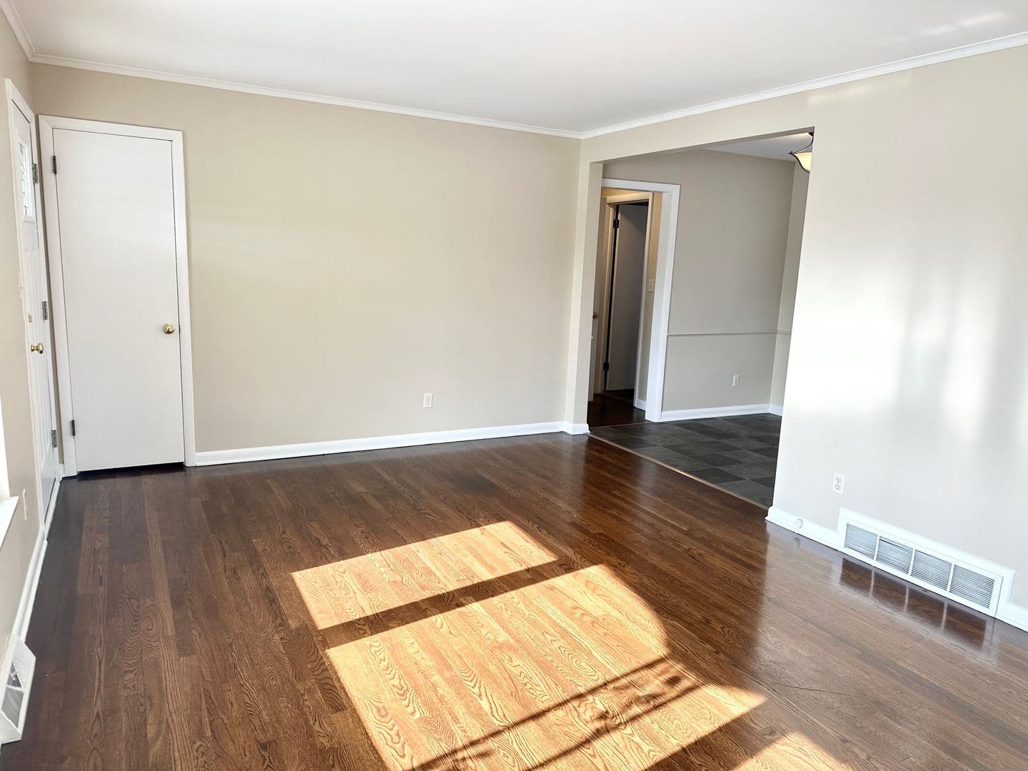 Upper Arlington Apartment: 3043 Mount Holyoke Rd
