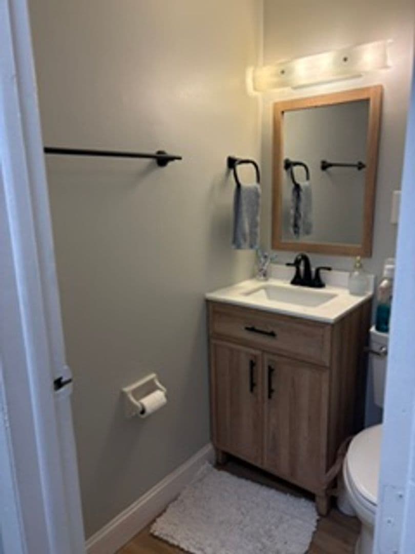 Columbus Apartment: 242 w 9th ave