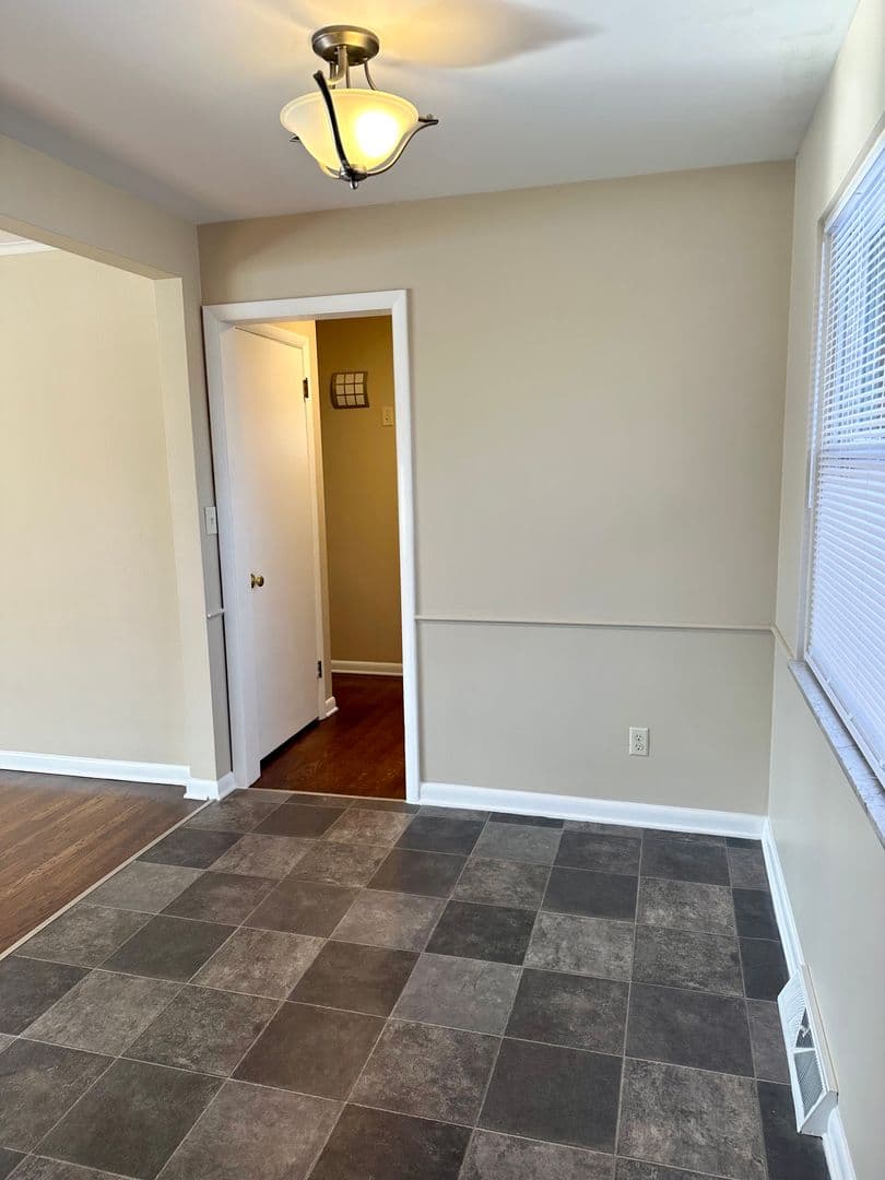 Upper Arlington Apartment: 3043 Mount Holyoke Rd
