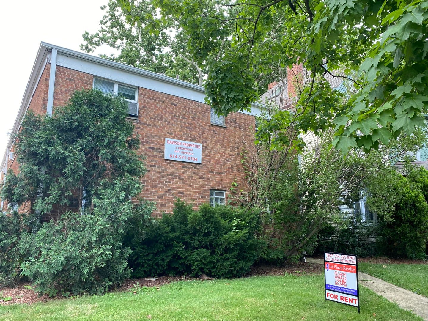 Columbus Apartment: 168 w 9th Avenue