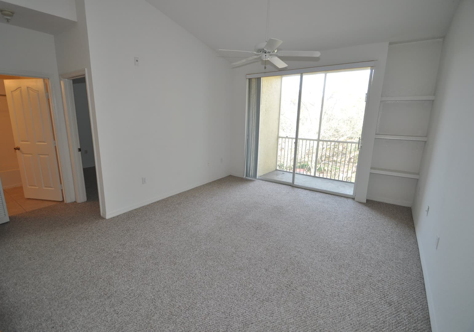 Riverview Condo: 5709 Legacy Crescent Pl #301