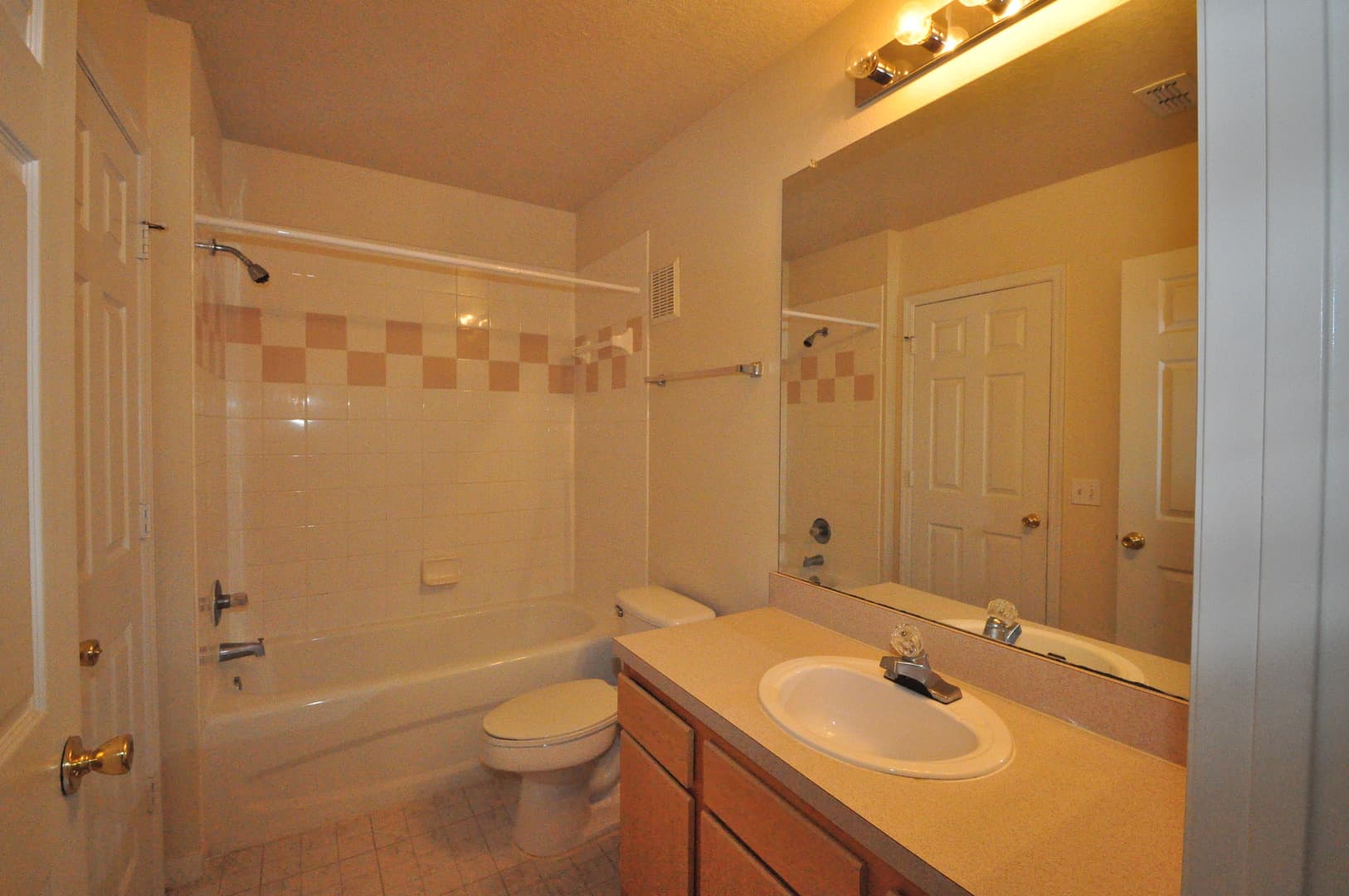 Orlando Condo: 6530 Swissco Dr #1134