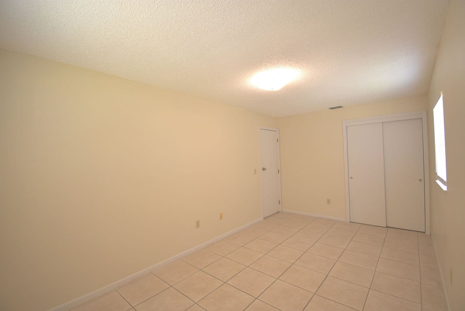 Lake Panasoffkee House: 1587 N C-470 Unit 2